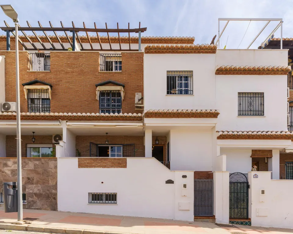 Casa adosada con garaje: !!!! Espacio-Tranquilidad-Zona Residencial ¡¡¡¡