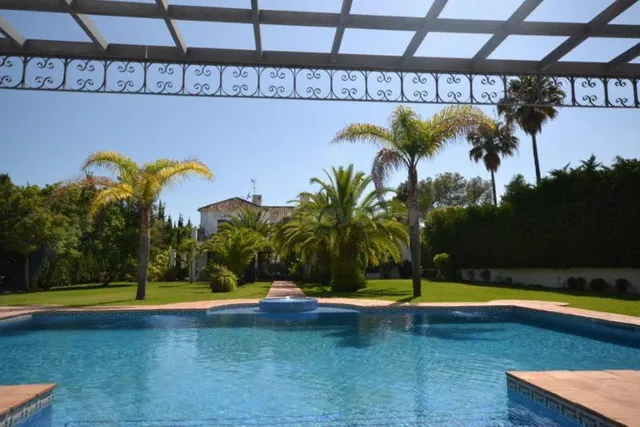 Chalet 6 habitaciones 700m² en venta - Marbella - foto 2