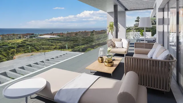 ESTUPENDO APARTAMENTO  CON GRAN TERRAZA Y VISTAS AL MAR Y CAMPO DE GOLF. — 2