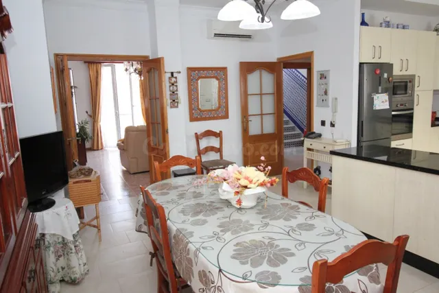CASA 1ERA PLANTA CON 150 M2 DE VIVIENDA GARAJE EN SOTANO Y A - foto 4