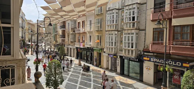 Se alquila piso en pleno centro, SIN MUEBLES – C/ del Carmen