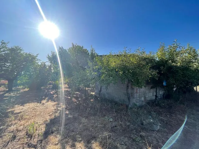 SE VENDE PARCELA CON CASETA — 26