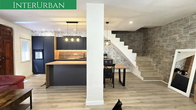 Oportunidad - Casa reformada con gran terraza y 3 dormitorio - foto 4