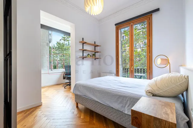 Piso reformado, listo para entrar a vivir con balcones y todo exterior en la nova esquerra de l' eixample — 15