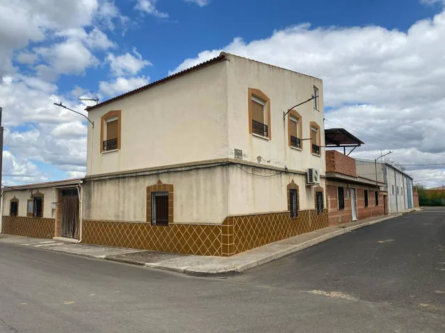 SE VENDE CASA EN LA ZONA DE CALZADA DE CALATRAVA — 6