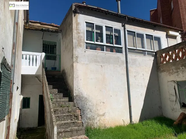 CASA CON PATIO EN LA BAÑEZA — 20