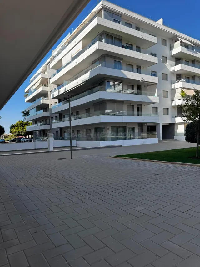 Seminuevo apartamento en la urbanización guadaiza — 21