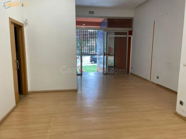 LOCAL COMERCIAL - foto 3