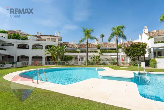 Amplio dúplex en Urb. Río Real - Marbella Este — 48