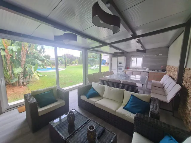 CHALET INDEPENDIENDIENTE EN PARCELA DE 1.450 M2, PISCINA Y AMPLIAS ZONAS EXTERIORES — 32