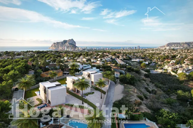 GRAN CHALET A ESTRENAR CON PISCINA, 3 TERRAZAS Y GARAJE — 11