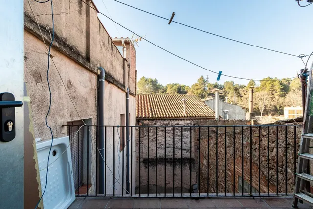 CASA PARA ENTRAR A VIVIR EN EL CENTRO DEL PUEBLO — 29