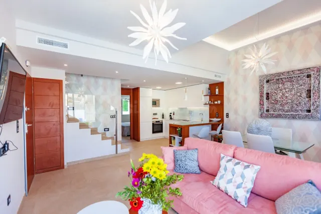 ESPECTACULAR VILLA INDEPENDIENTE DE LUJO CON PISCINA PRIVADA - foto 3