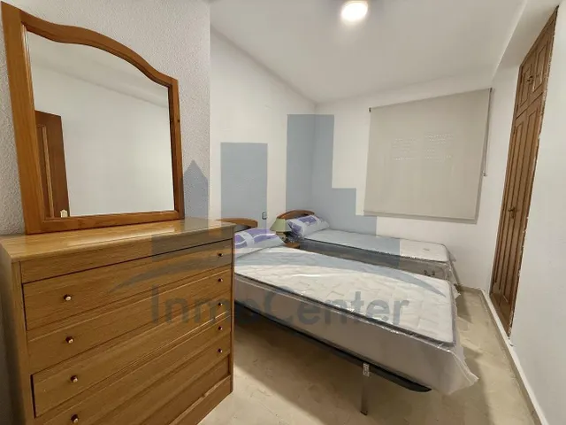 ALQUILER EN AVDA. SANTA MARINA — 12