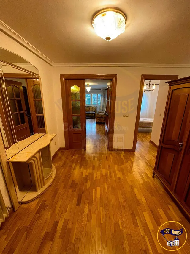 PISO EN ALQUILER — 5