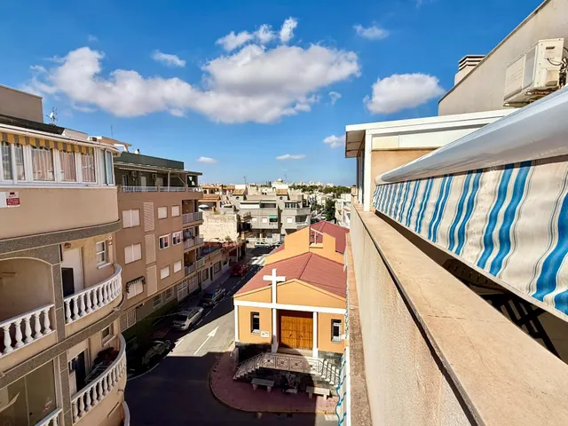 Ático con piscina comunitaria, Alicante, Torrevieja. 2 habitaciones | 63 m2 | A 100 metros del mar — 27