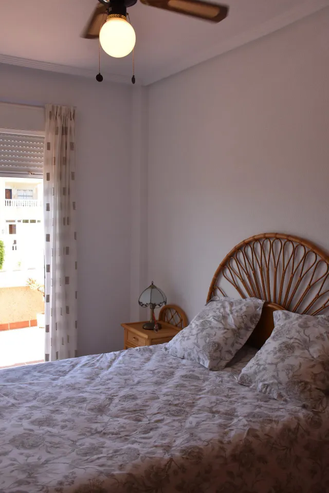 GRAN CASA TIPO DÑUPLEX EN ORIHUELA COSTA: 2 HAB, 2 BAÑOS — 24