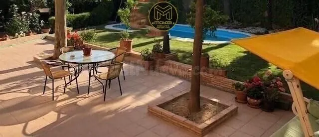 CHALET EN LA YEDRA