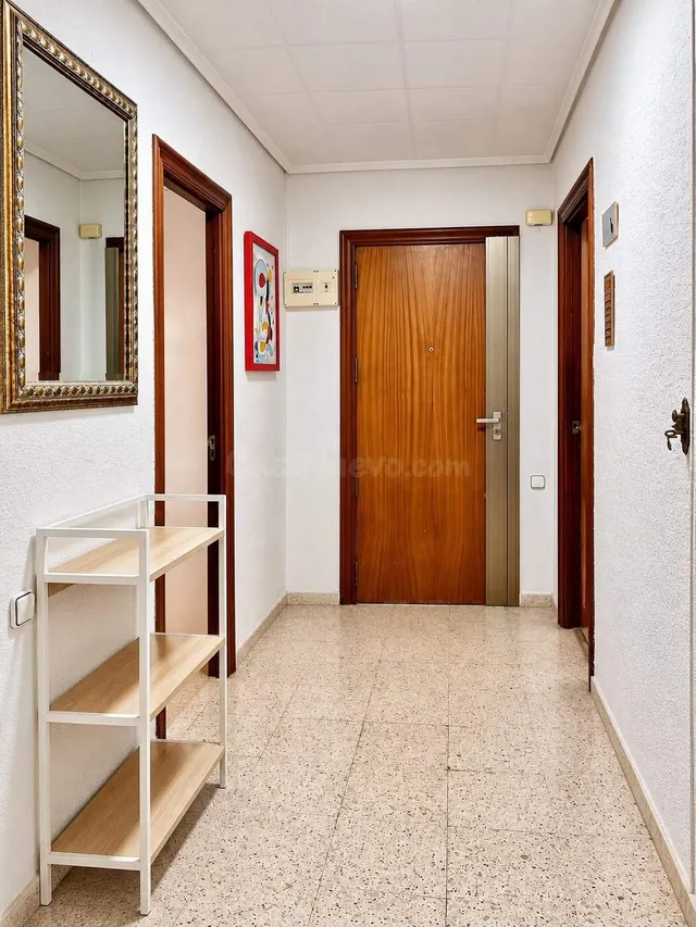 Vivienda amplia de 4 dormitorios cerca de la avenida Padre Esplá. — 4