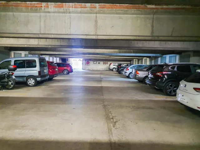 Plaza de parking y trastero a la venta, en El Pla de Martorell — 3