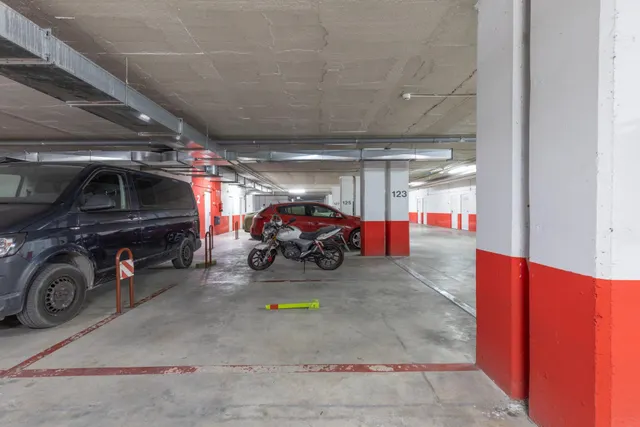 Plaza de garaje en urbanización privada pts — 8