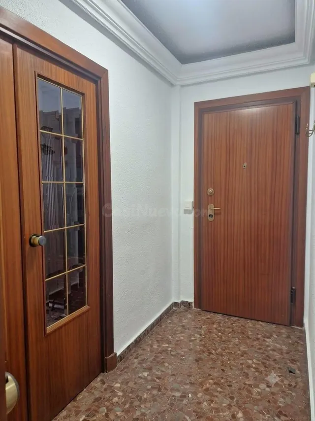 Alquiler de piso de estudiantes en Juan XXIII junto a tranví - foto 2