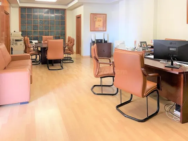 Exclusivo local de oficinas listo para entrar en Albolote - foto 3