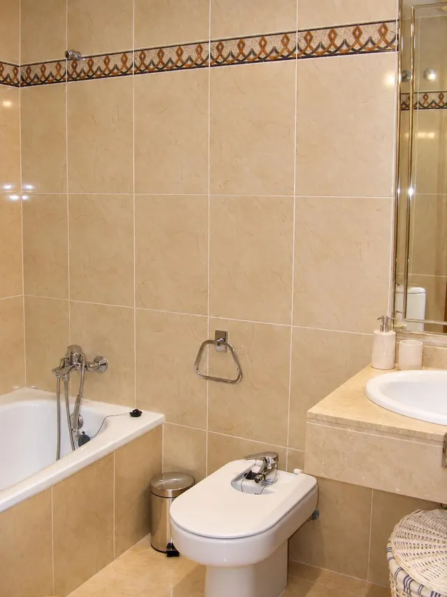 AMPLIO PISO DE 3 habitaciones, GARAJE Y PISCINA EN AYORA! — 18