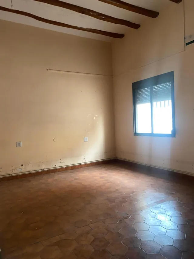 CASA CON MUHAS POSIBILIDADES CERCA DE LA PLAZA DE LA CONCEPCIÓN — 6