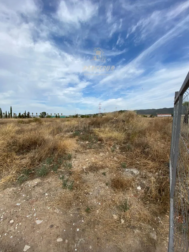 ZONA LA BARQUERA - Parcela de 16.000 m2 con escrituras, con 