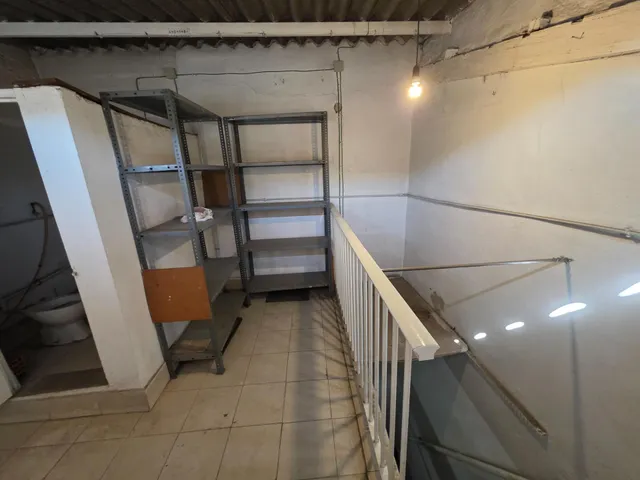 ¡Descubre el potencial de esta joya arquitectónica en el corazón del vibrante barrio de Feria! — 26