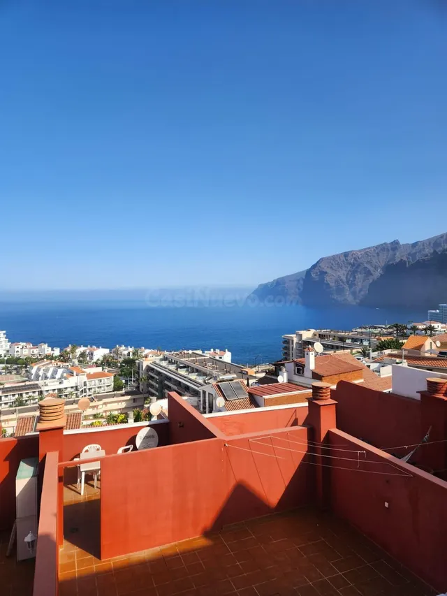 Elegancia y Confort en Puerto Santiago: Amplio Apartamento c
