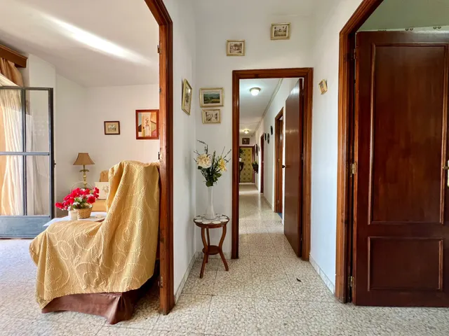 E. PISAZO DE 4 HAB. CON DOS TERRAZAS, DOS BAÑOS. — 7