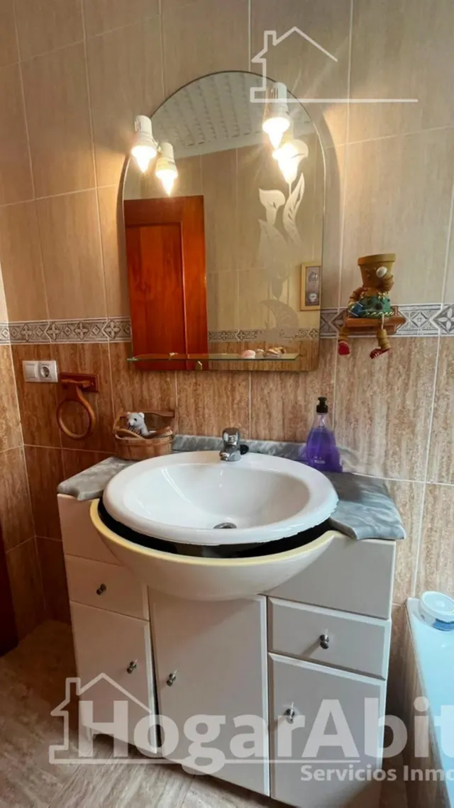 Amplitud y aire libre en esta espaciosa casa de pueblo reformada con patio privado y gran terraza — 14