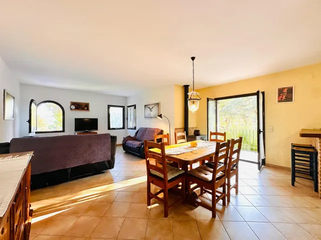 CALONGE: CHALET CON LICENCIA TURÍSTICA, GARAJE, JARDÍN Y PISCINA. ZONA MAS AMBRÓS - VIZC. CABANYES. — 7