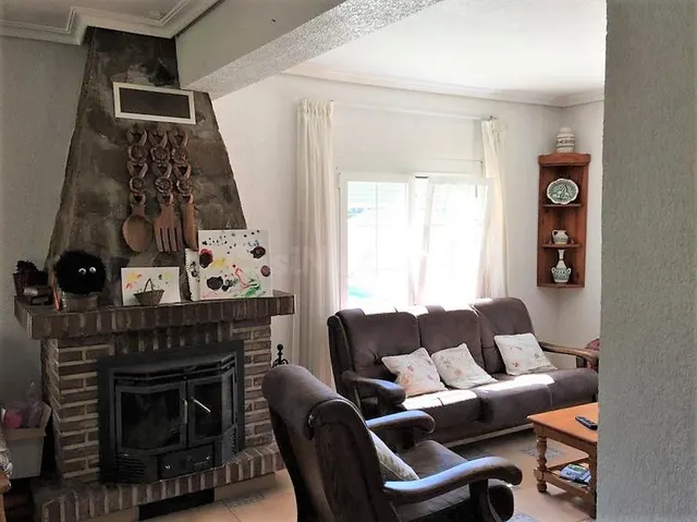 Casa espaciosa con chimenea - foto 5