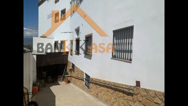 SE VENDE PISO BAJO EN ALCOLEA ZONA LA HERMITA — 31
