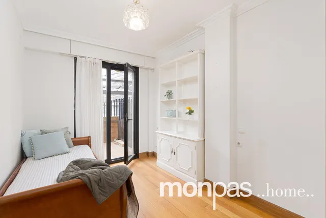 Piso en venta en Pº Francia — 25