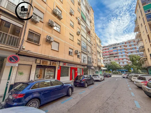 Piso de 3 Dorm. junto al parque Federico Garcia Lorca. — 2