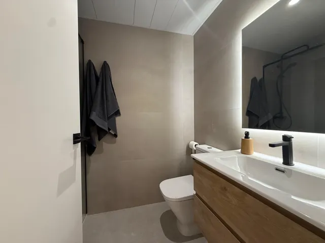 Espectacular piso a estrenar con 2 habitaciones, 2 baños y balcón. — 12