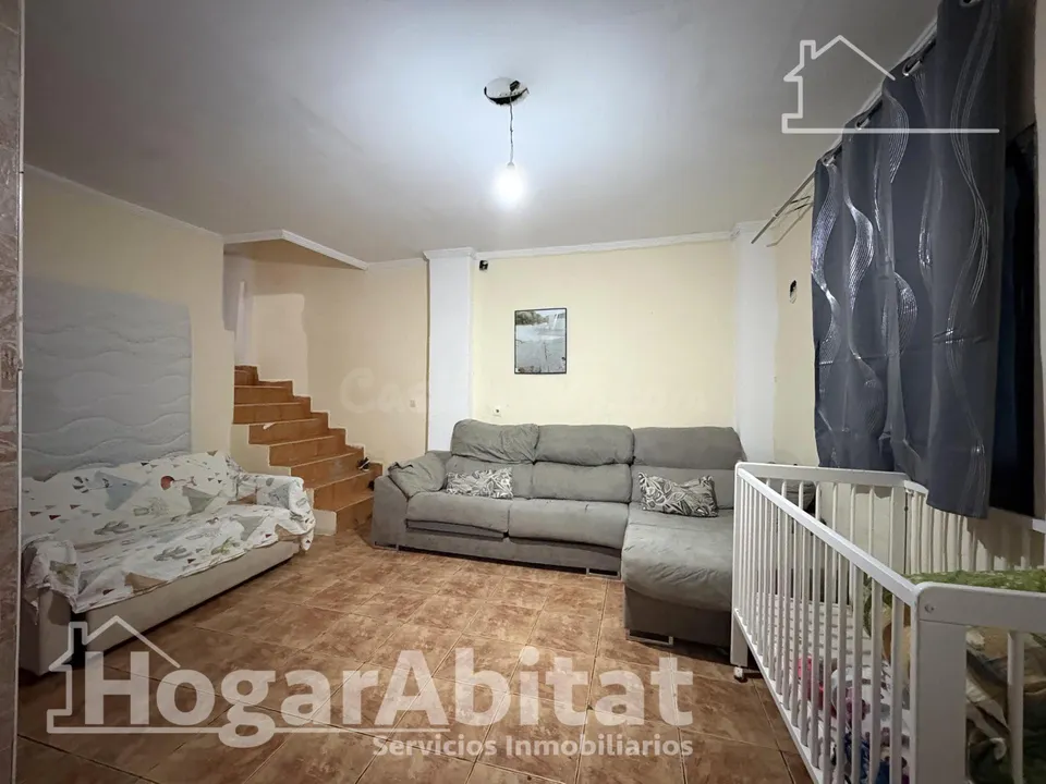 EN GANDÍA, PARA REFORMAR CENTRAL LUMINOSA CON TERRAZA
