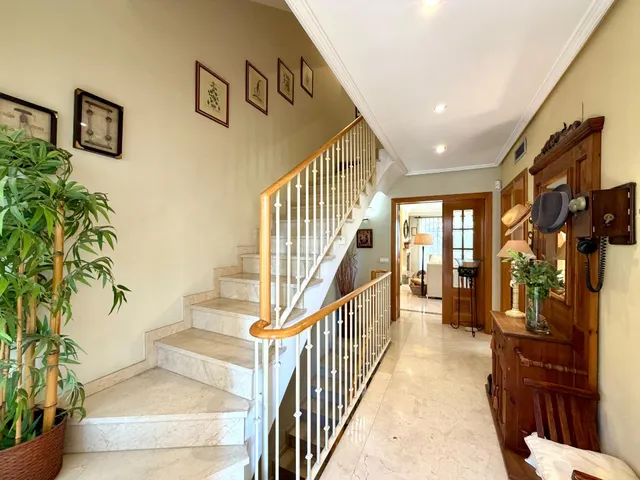 Chalet adosado esquinero con jardín privado, terrazas y garaje doble en La Patacona — 21