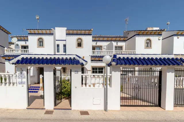 Adosado de 3 dormitorios 2 baños en Orihuela Costa ¡Tu hogar ideal en Las Chismosas! ✨ — 41