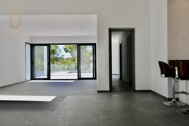 Villa en una sola planta con privacidad y bonitas vistas — 22