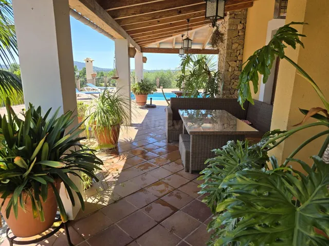 Espléndido Chalet en Campanet con Amplias Terrazas y Piscina - foto 5