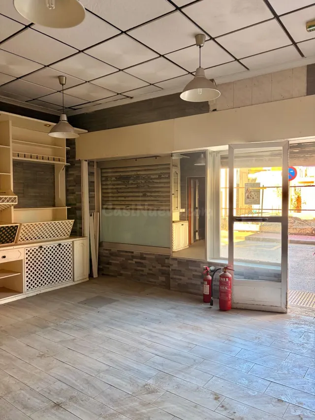 Local comercial en esquina de 126 m2 en el centro de Era Alta — 4