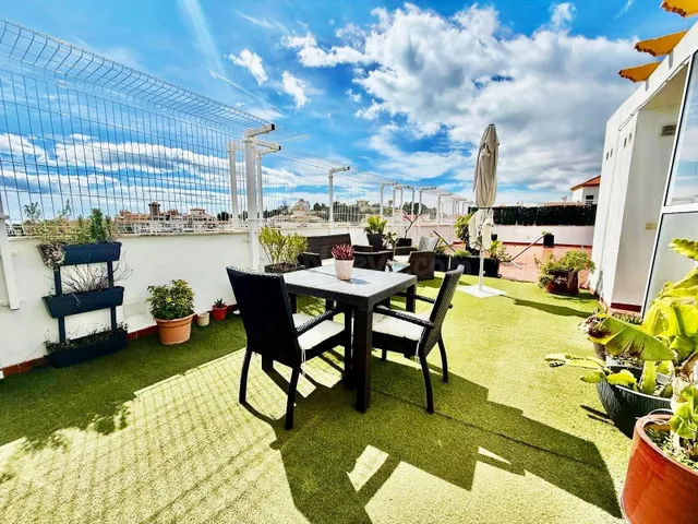 Atico de 3 habitaciones con vistas al mar en Benalmádena, Co - foto 4