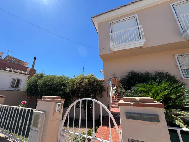 ESPECTACULAR CASA PAREADA EN BENALMADENA 325 M2 — 16