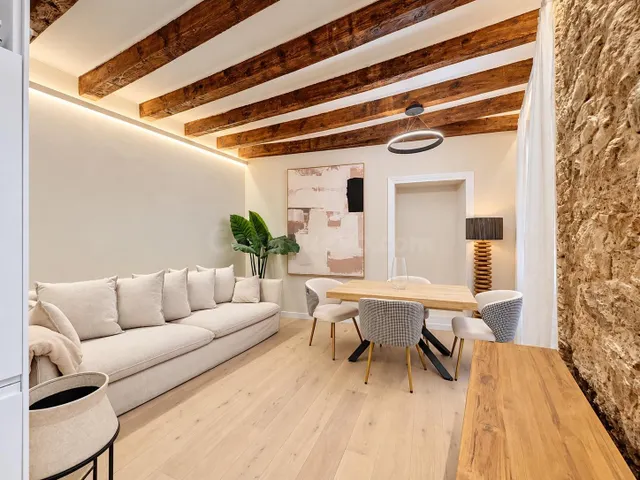 Elegante piso completamente reformado de 68 m2 en el corazón de Barcelona — 2