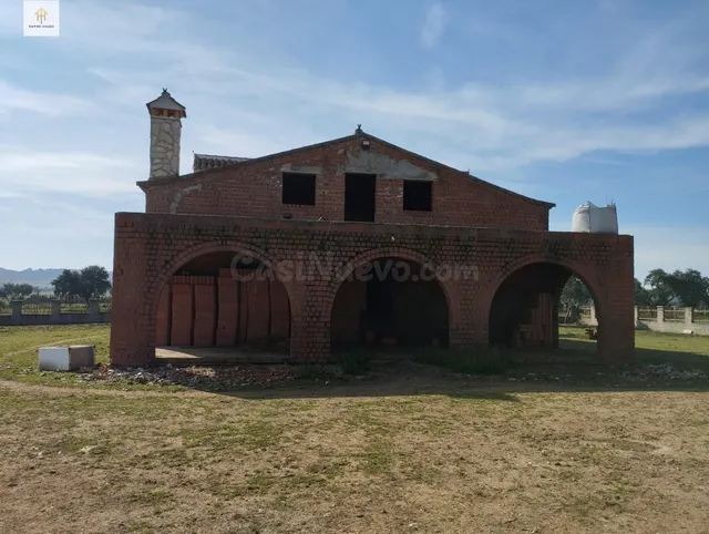 SE VENDE TERRENO en Ctra. Badajoz en Paraje Ramogil - foto 5